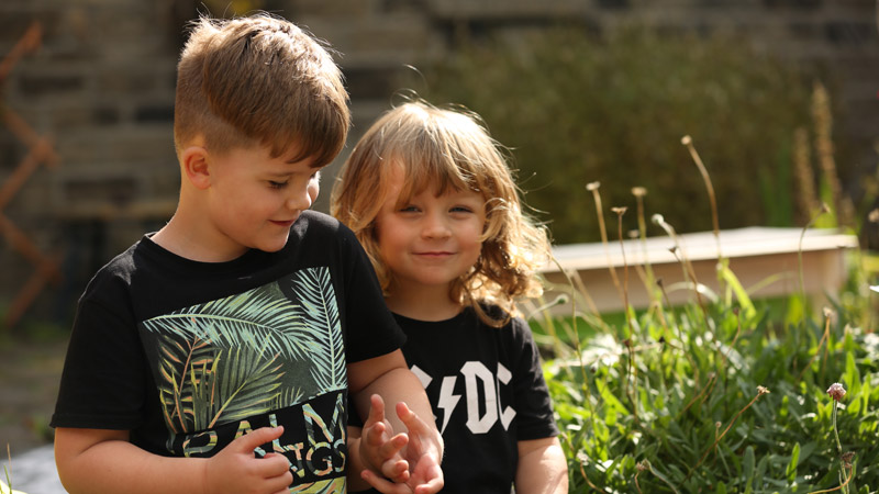 Photo of stroke survivor Sebastian and his brother.
